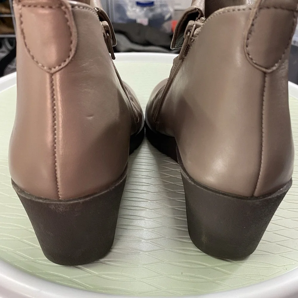 Women's Cliffs By White Mountain Penwood Taupe Leather Ankle Boot-NWOT-zip-wedge